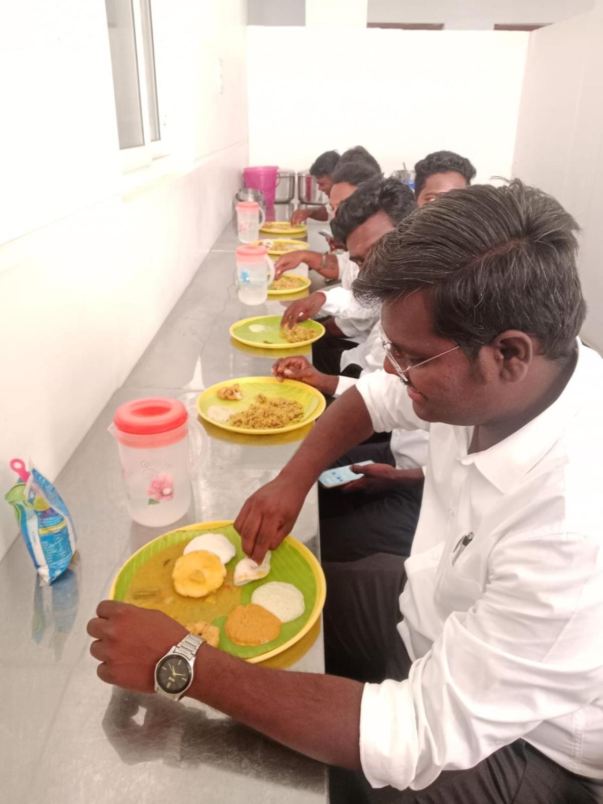 Urc Lodge Perundurai Bagian luar foto